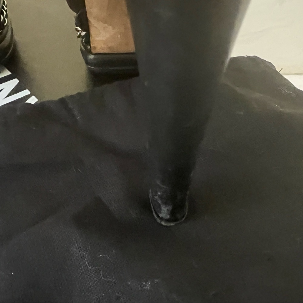Chanel shoes - Picture 10 of 10